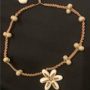 Handmade Shell Flower Choker Necklace in Natural Cream and Tan